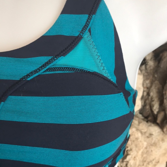 LULULEMON TANK TOP BLUE WITH BLACK STRIPES SIZE SMALL EXCELLENT CONDITION - Picture 9 of 12